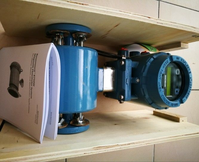 1700 / 2700 Trasmettitore di flusso di massa a micro movimento 4-20mA Uscita Emerson Micro Motion Coriolis 2700R