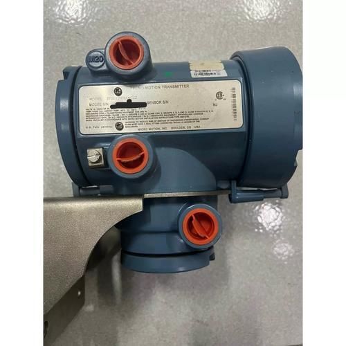 2700 Трансмитер массового потока микродвижения 4-20mA Выход Emerson Micro Motion Coriolis 2700R